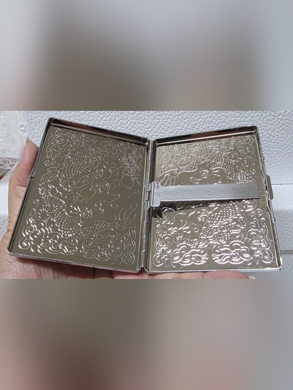 Dragon Theme Embossed Stainless Steel Card Holder - Picture 10 of 15